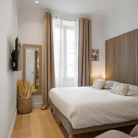 Heart, 3 Bedroom 3 Bath, 100m Palais & Apartment