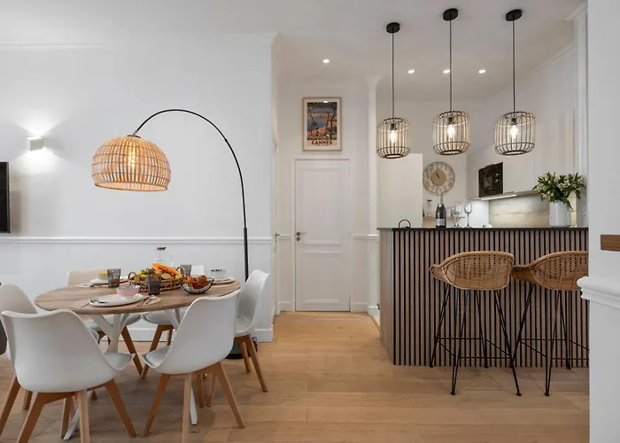 Heart, 3 Bedroom 3 Bath, 100m Palais & Lägenhet *